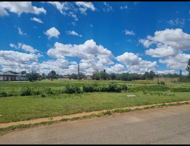 LAND FOR SALE IN CARLETONVILLE